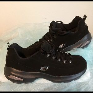sketchers sneakers black only worn a few times